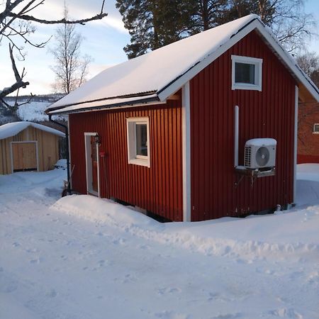 Nyrenoverad Charmig Gaeststuga Med Sovloft I Jaerpen Jarpen Dış mekan fotoğraf