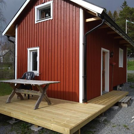 Nyrenoverad Charmig Gaeststuga Med Sovloft I Jaerpen Jarpen Dış mekan fotoğraf